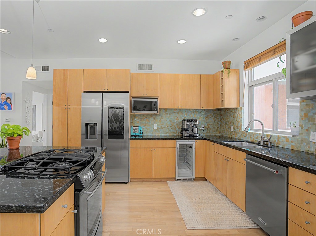 1225 E Grand