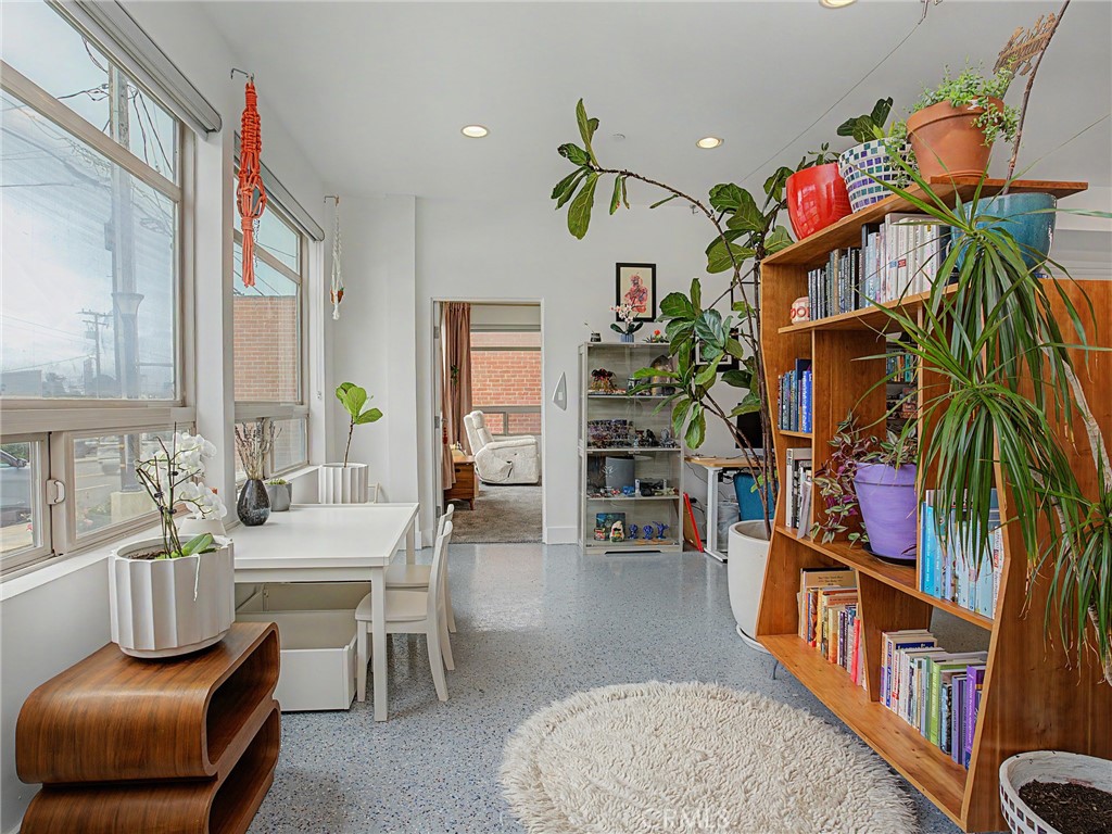 1225 E Grand