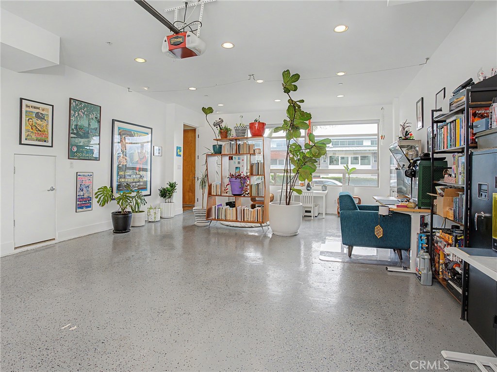 1225 E Grand