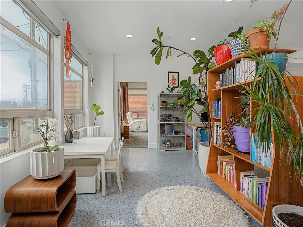 1225 E Grand