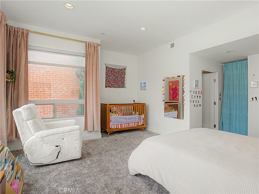 1225 E Grand