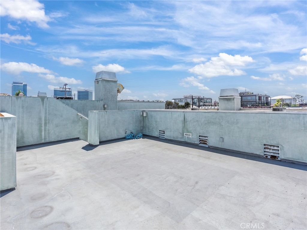 1225 E Grand