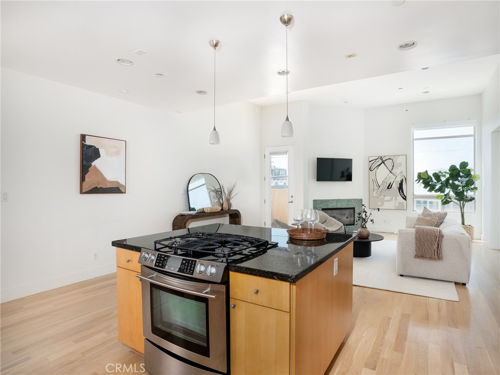 1225 E Grand