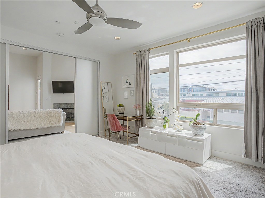 1225 E Grand