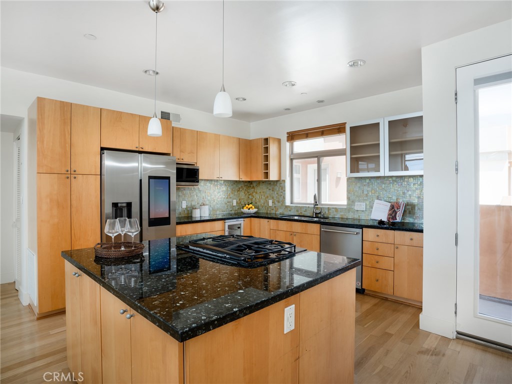 1225 E Grand