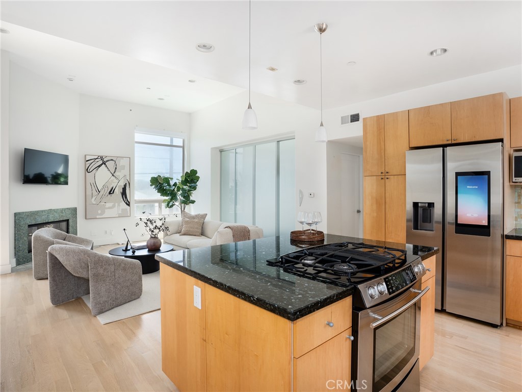 1225 E Grand