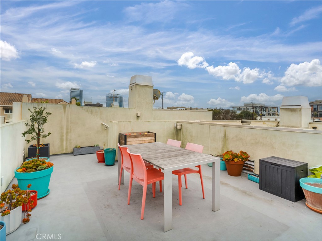 1225 E Grand