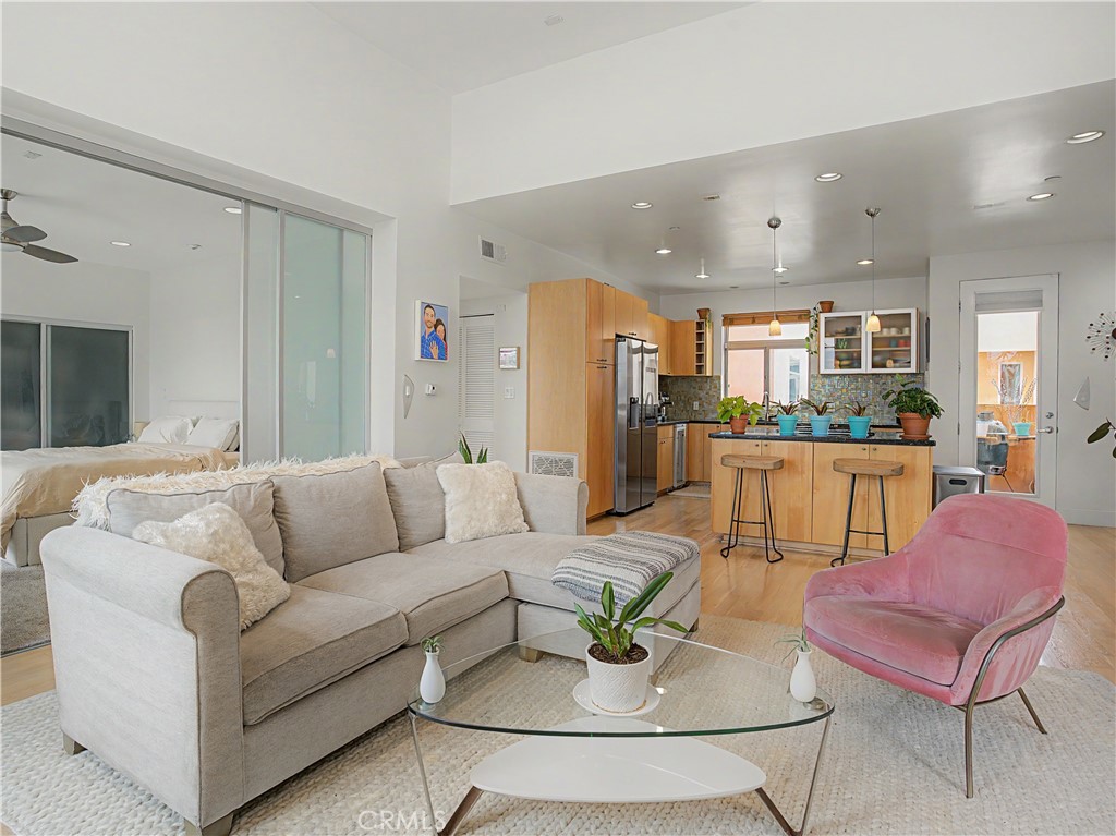 1225 E Grand
