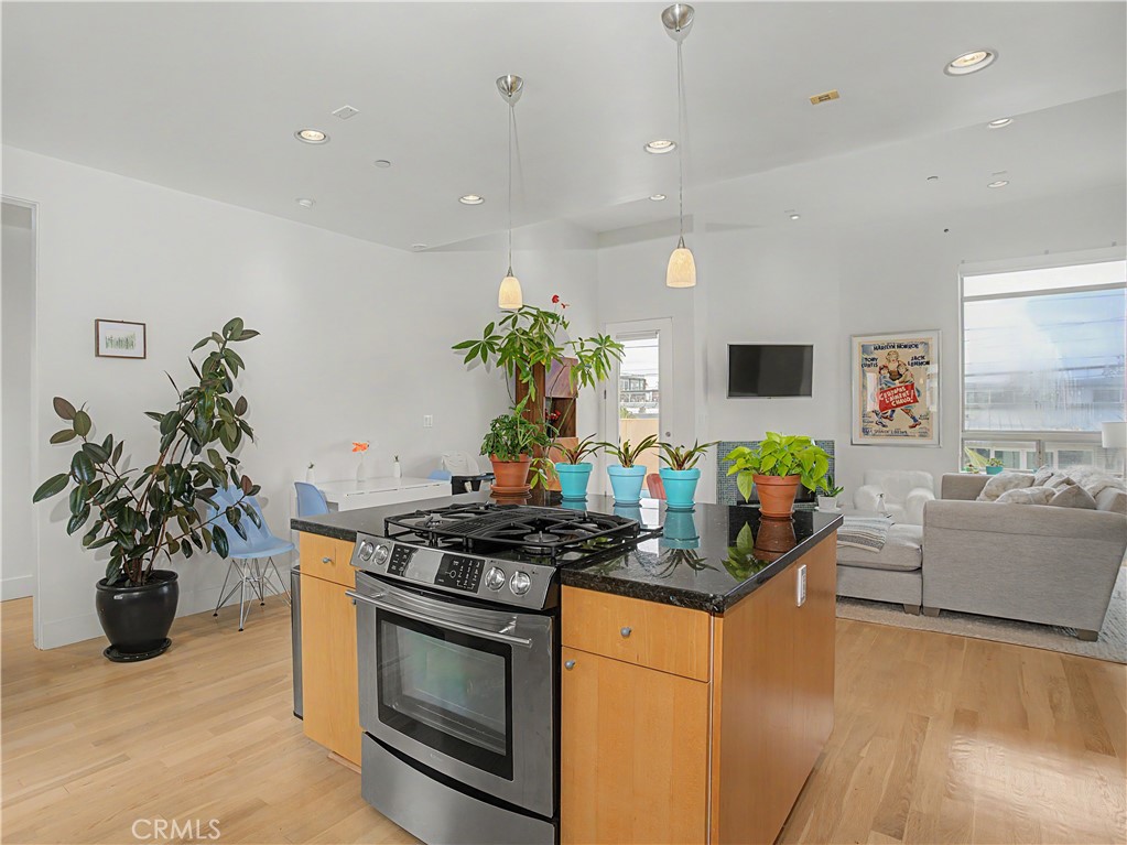 1225 E Grand