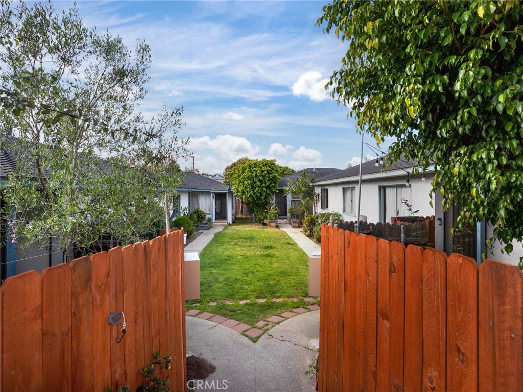 1417 Manhattan Beach