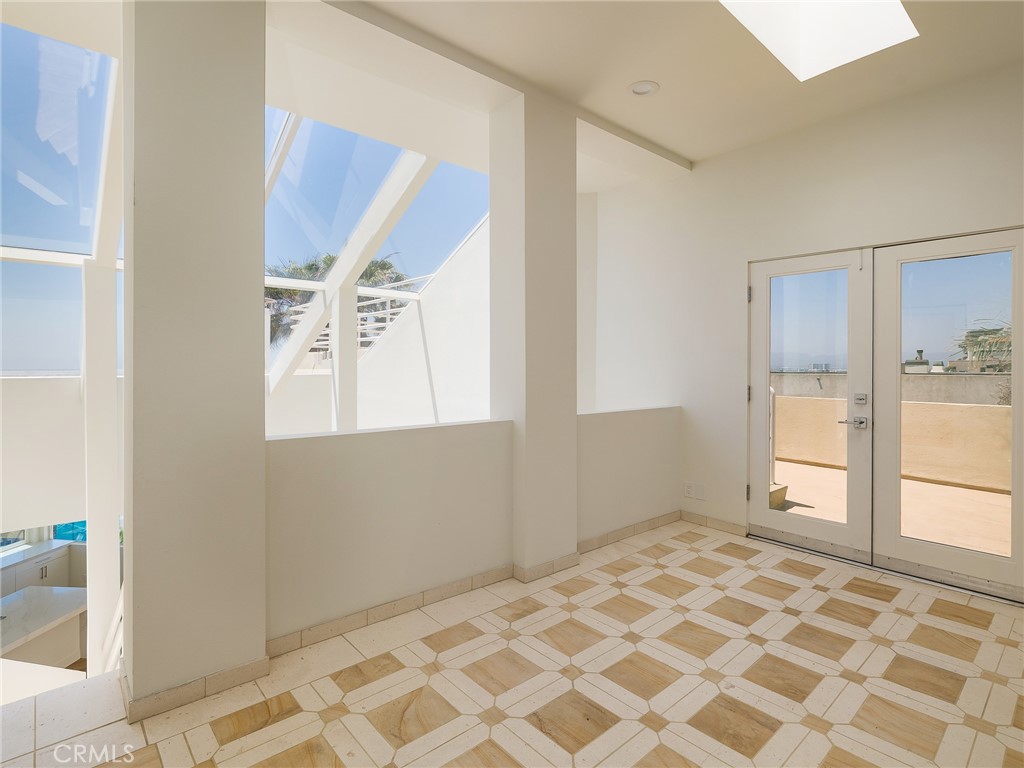 7331 Vista Del Mar Lane