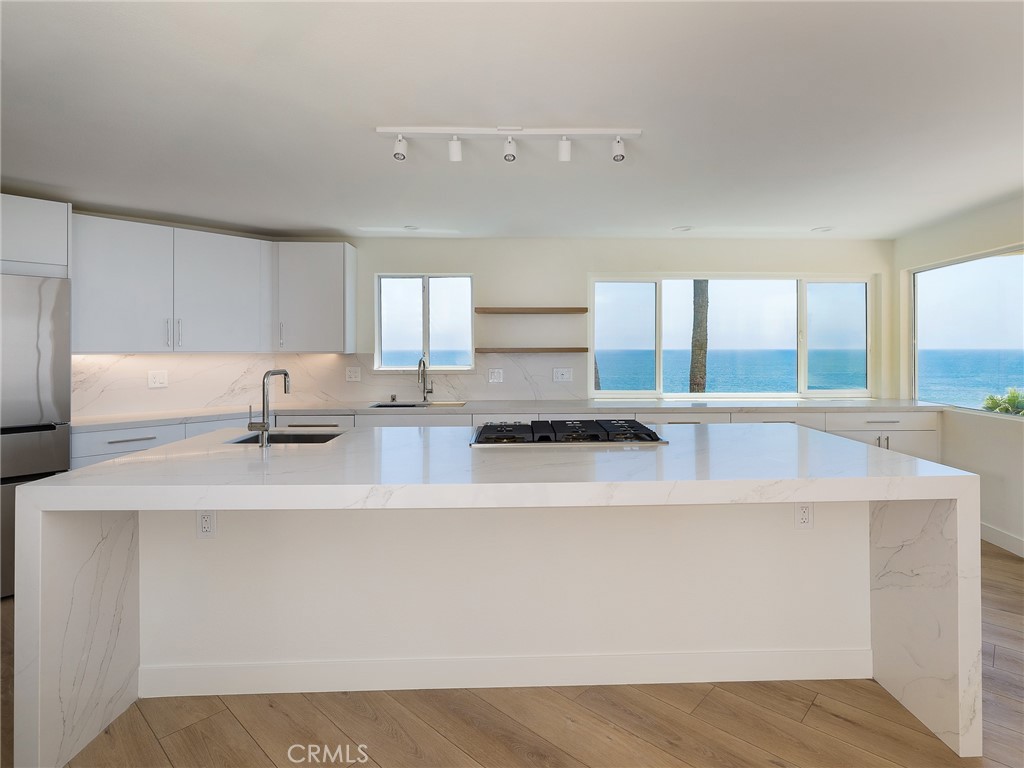 7331 Vista Del Mar Lane