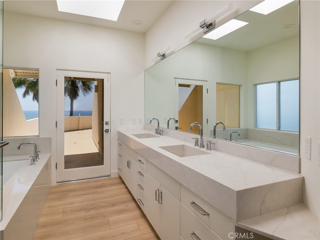 7331 Vista Del Mar Lane