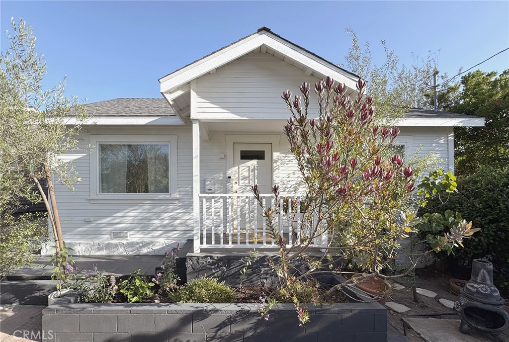 124 W Sycamore Avenue