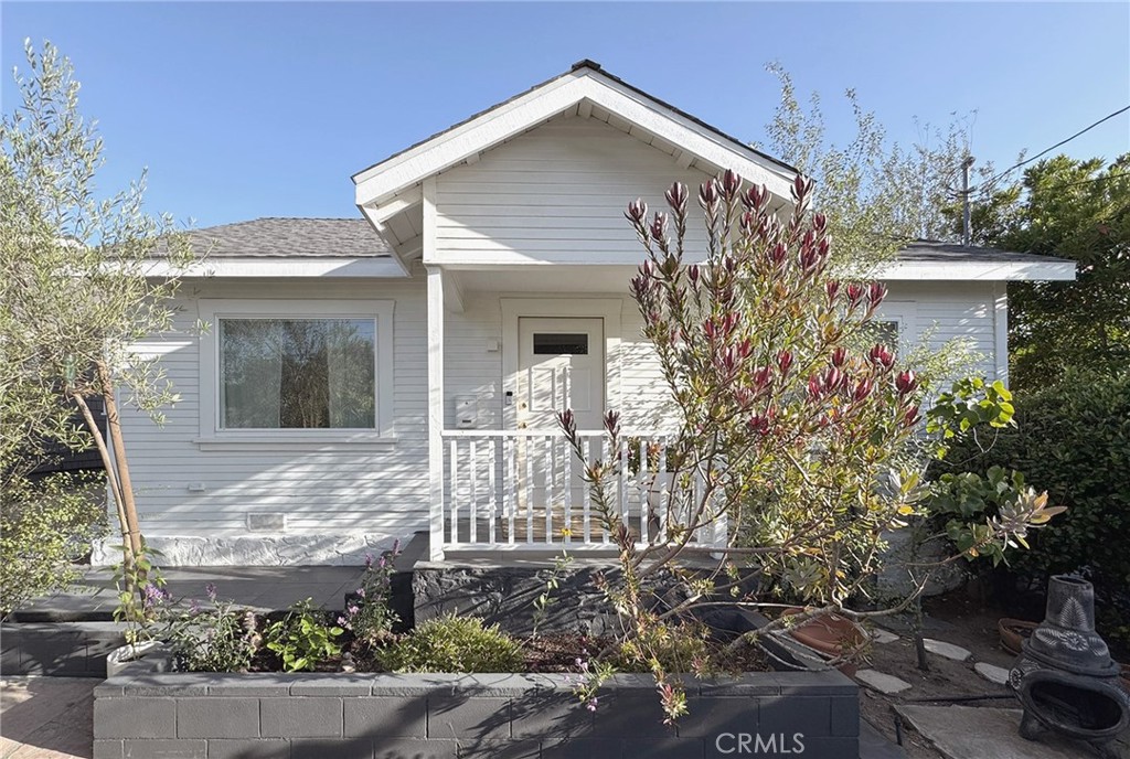 124 W Sycamore Avenue