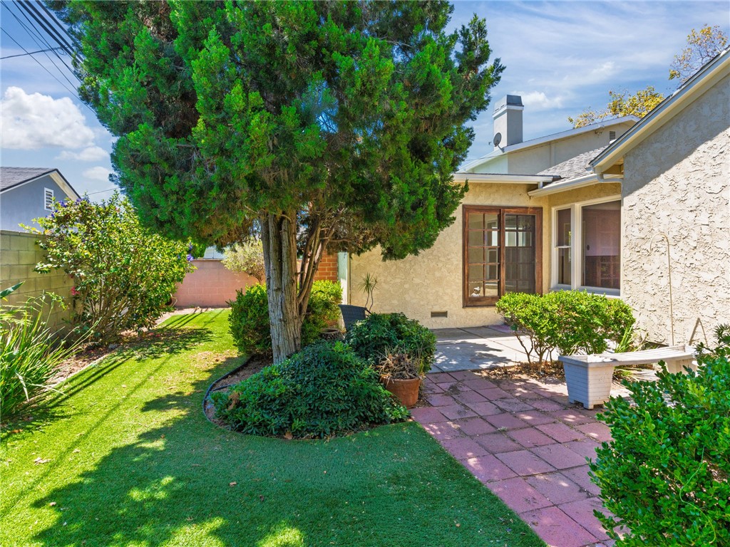 20104 Entradero Avenue