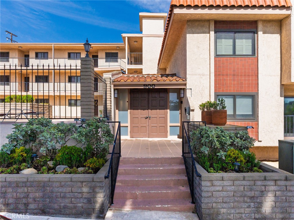 900 Cedar Street 111