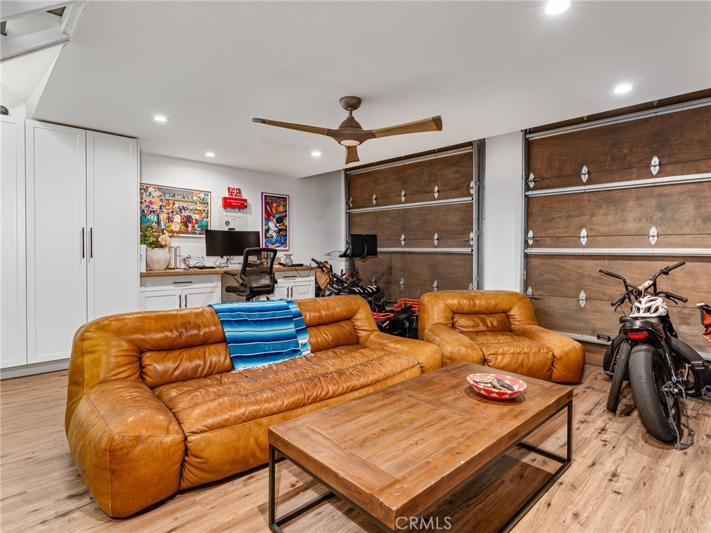 701 W Maple
