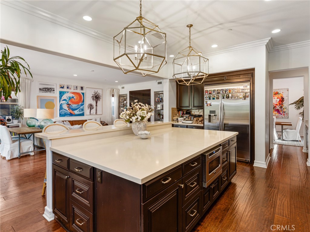701 W Maple