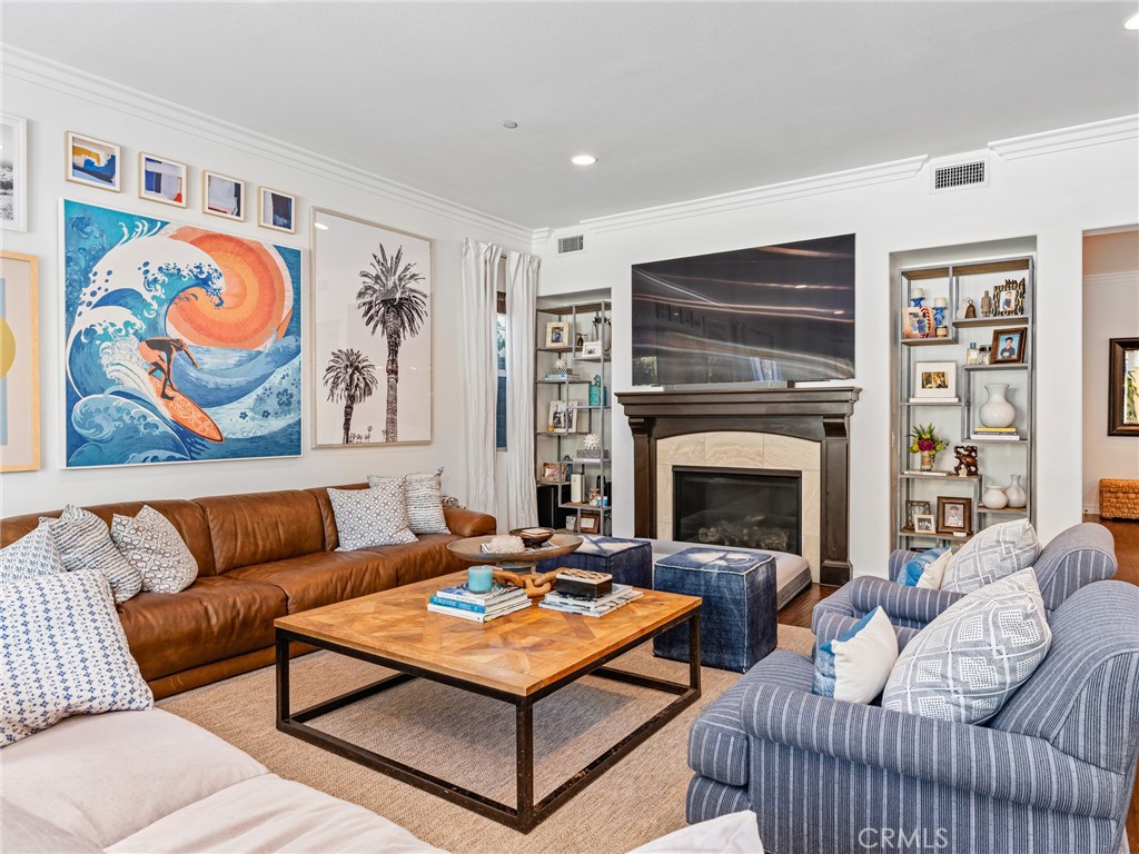 701 W Maple
