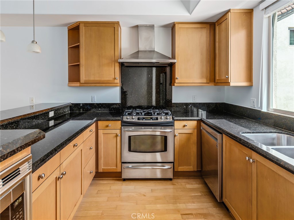 311 Kansas Street B