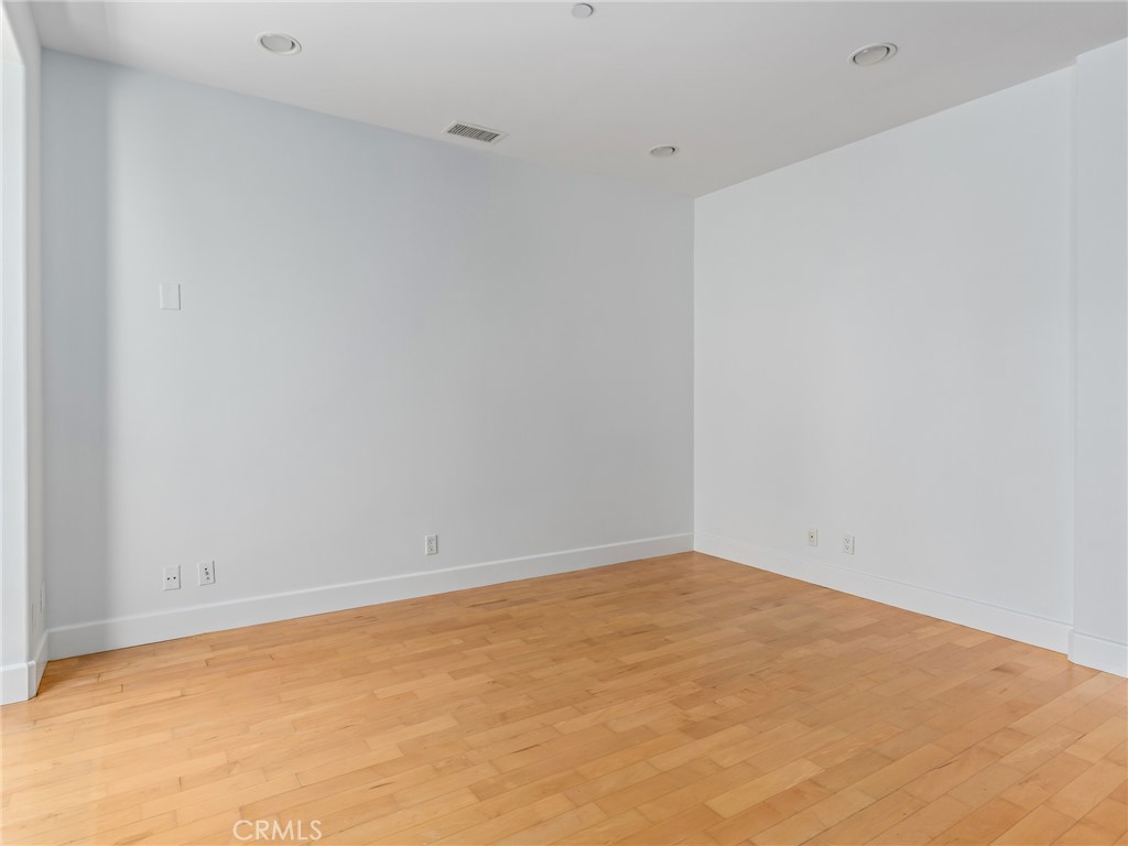 311 Kansas Street B