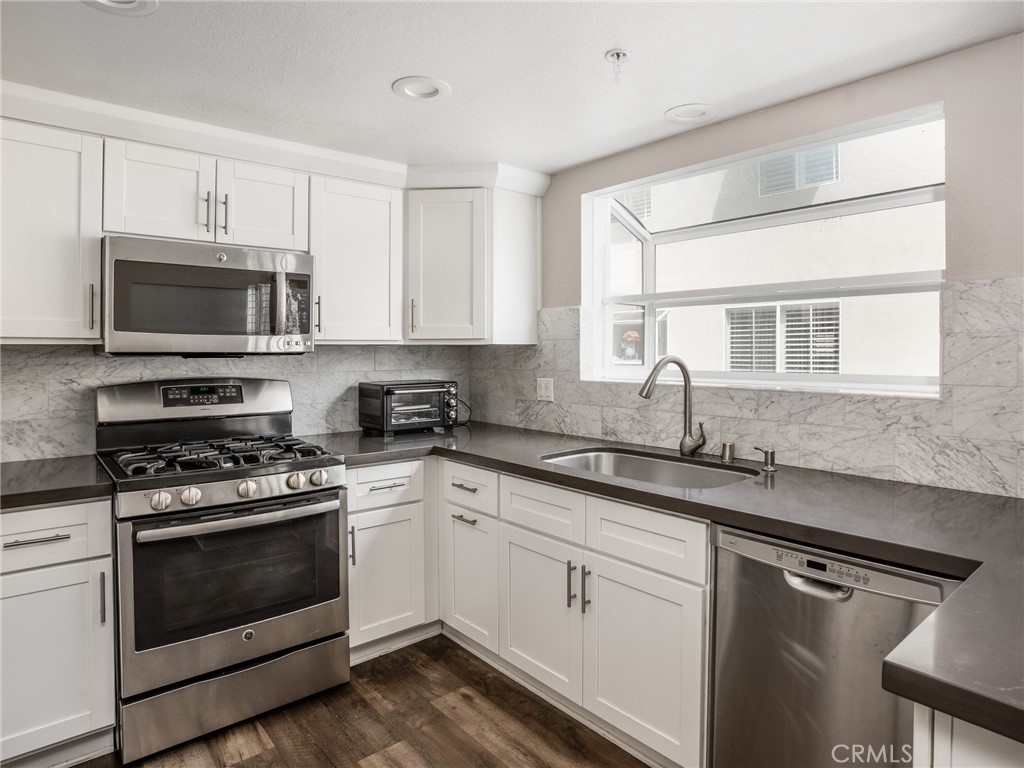 1305 E Grand Avenue F