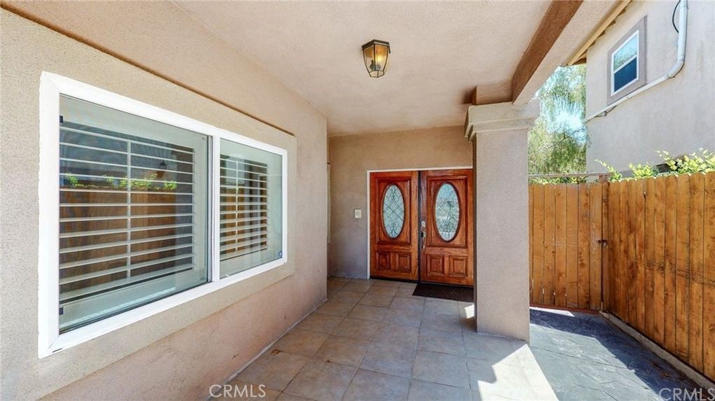 12102 S La Cienega
