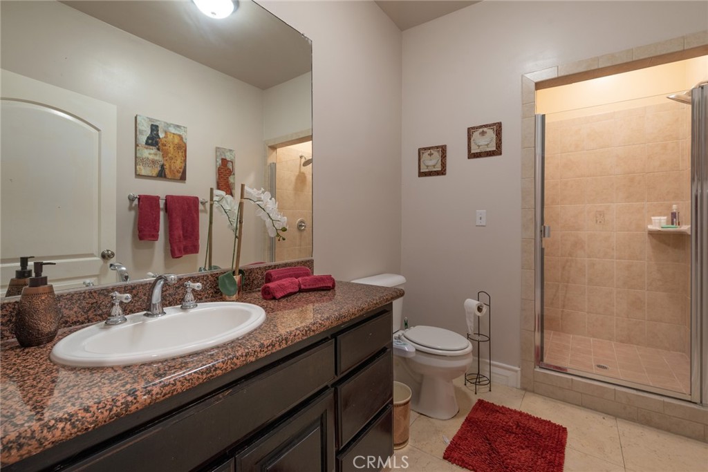 12102 S La Cienega