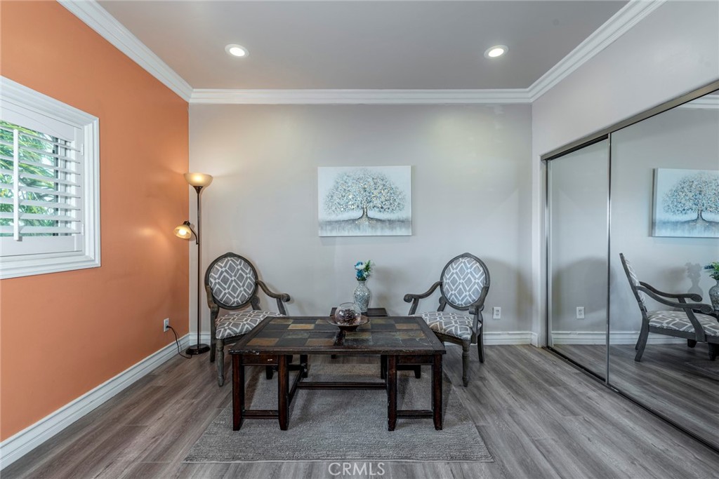 12102 S La Cienega