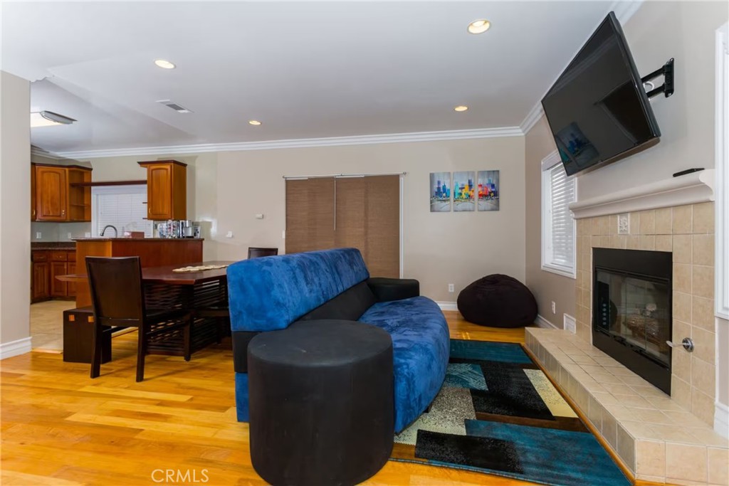 12108 S La Cienega