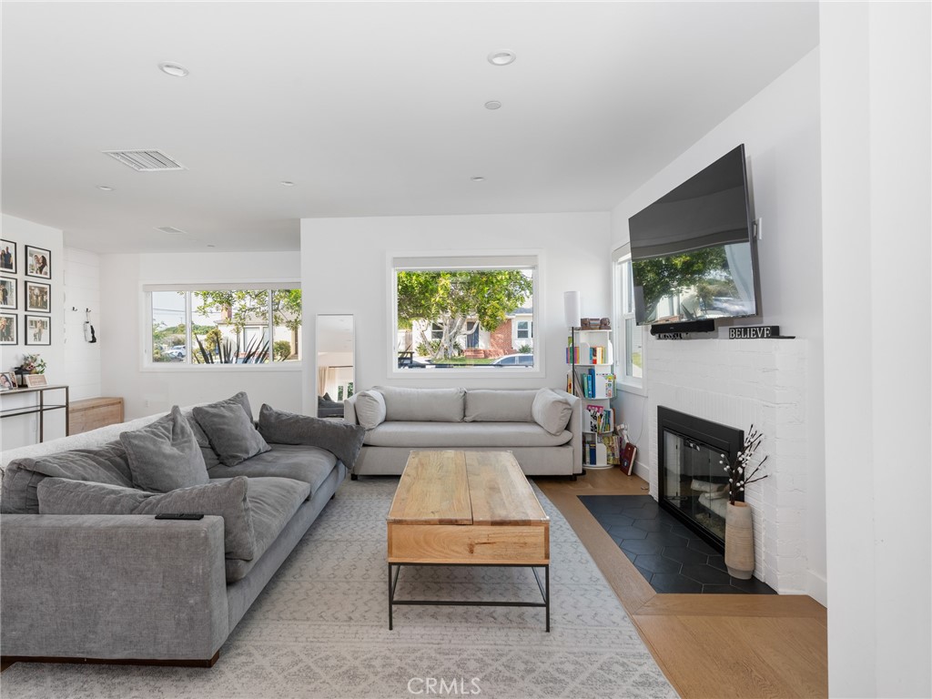 6566 W 85th Street