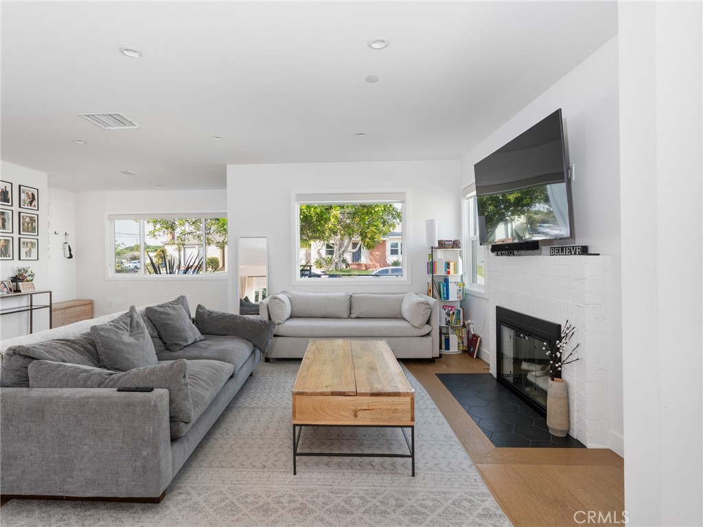 6566 W 85th Street