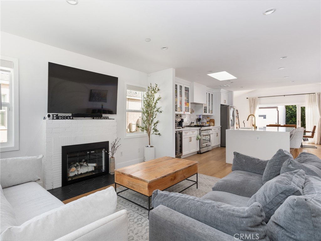 6566 W 85th Street