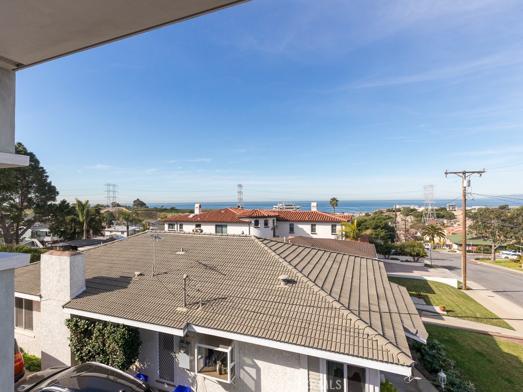650 W Maple Avenue
