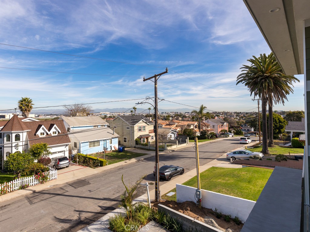 650 W Maple Avenue