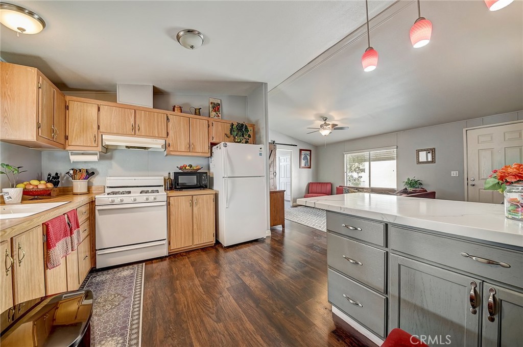 2770 W Lincoln Avenue 52