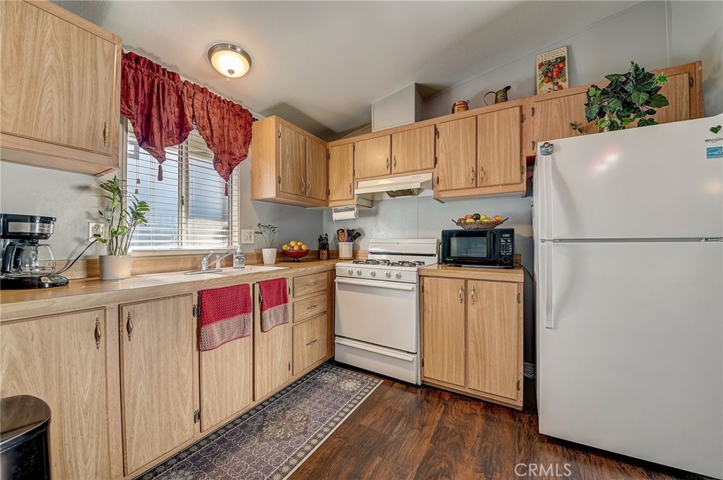 2770 W Lincoln Avenue 52