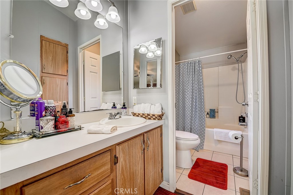 2770 W Lincoln Avenue 52