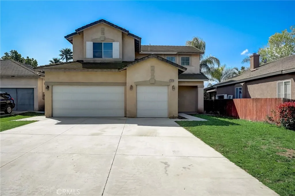 7984 Linares Avenue