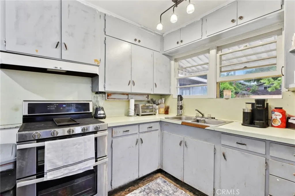 324 N Encinitas Avenue