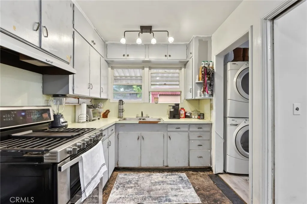 324 N Encinitas Avenue
