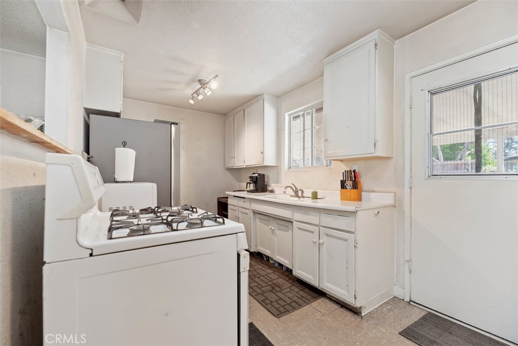 13622 Hartsville Street