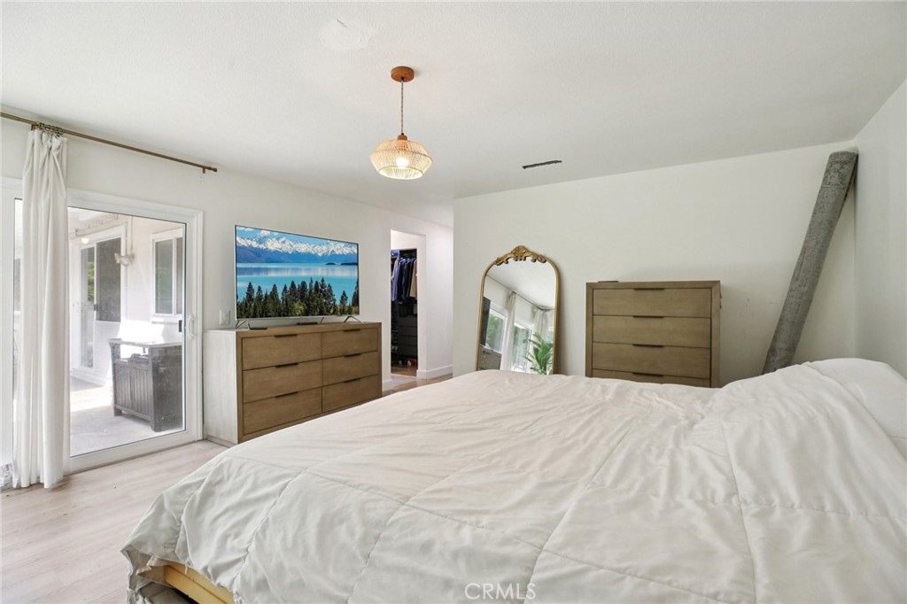 520 W Country Hills Drive