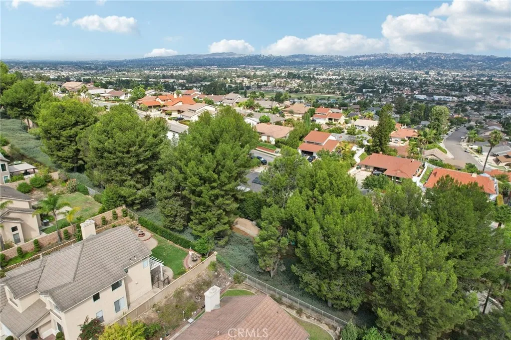 520 W Country Hills Drive