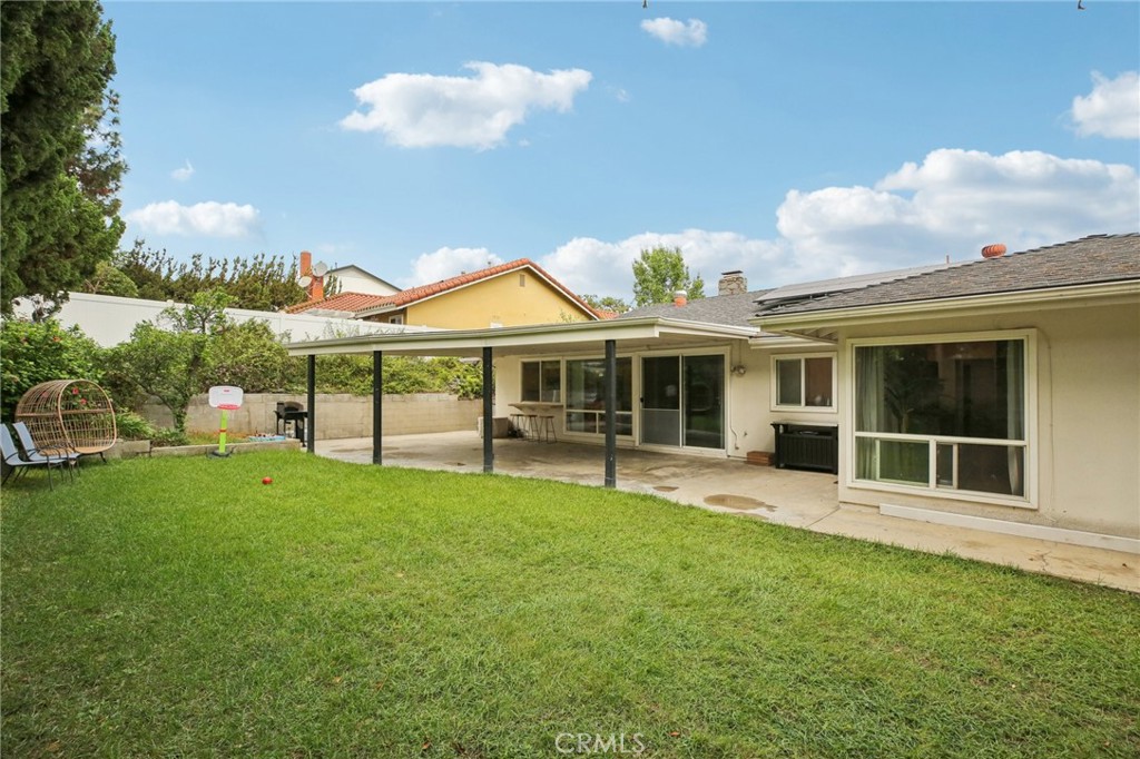 520 W Country Hills Drive