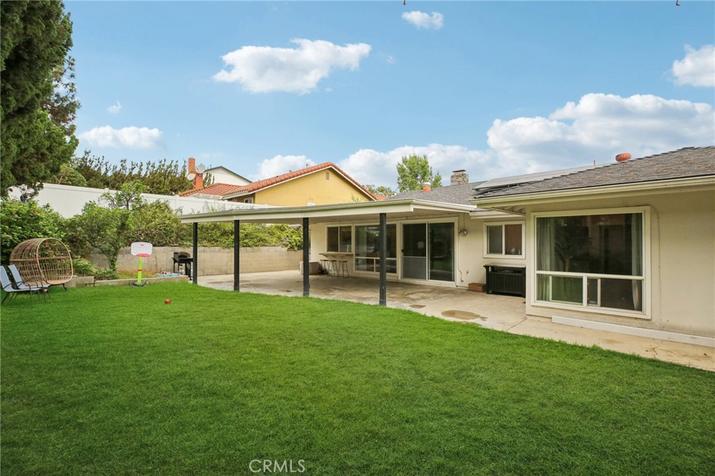 520 W Country Hills Drive