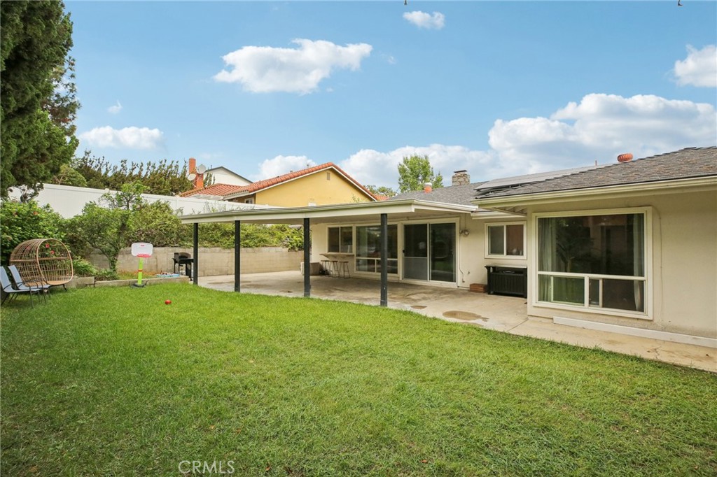 520 W Country Hills Drive