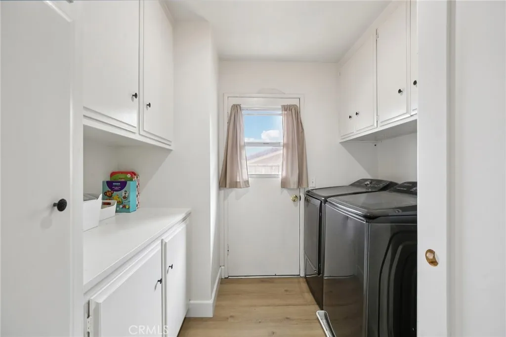 520 W Country Hills Drive