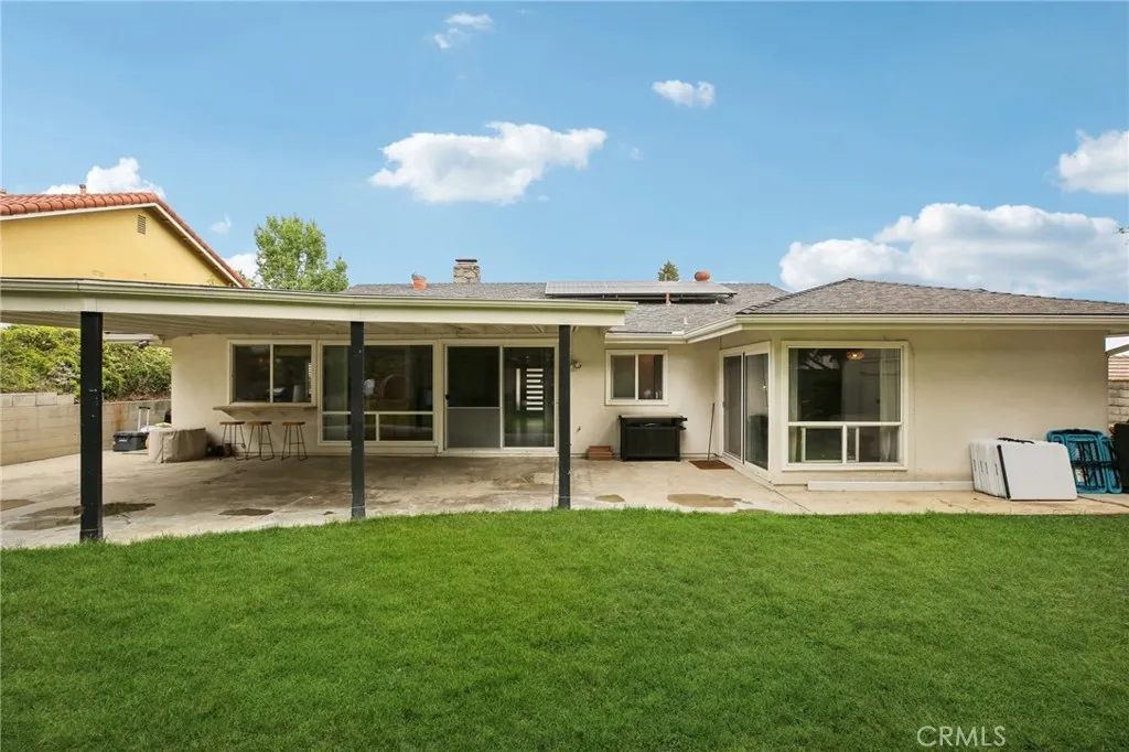 520 W Country Hills Drive